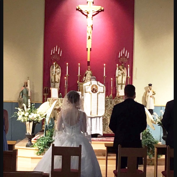 Alfred Angelo Wedding Dress - Picture 3 of 7